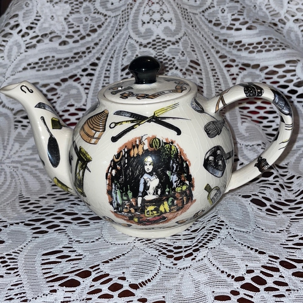 Cardew Design “God Bless the Cook” Ceramic Vintage Teapot!
